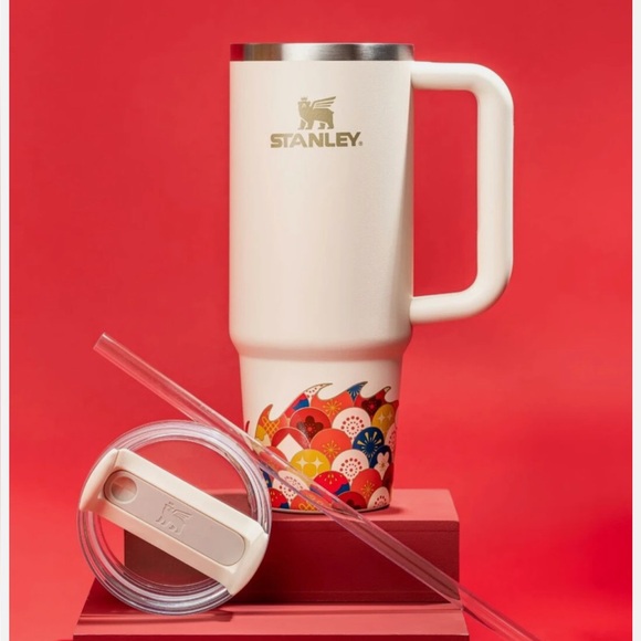 Stanley Lunar New Year LIMITED EDITION 30 OZ Tumbler Cream Dragon - Picture 1 of 5